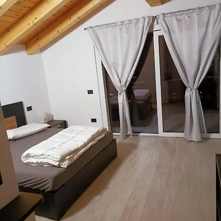 La Vista Apartment *